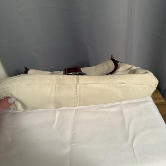 COACH Y2K White Brown Leather Pleated Soho Shoulder Handbag Buckle F15204 - Picture 5 of 16